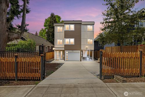 715 28th Ave S, Seattle, WA, 98144-3178 | Card Image