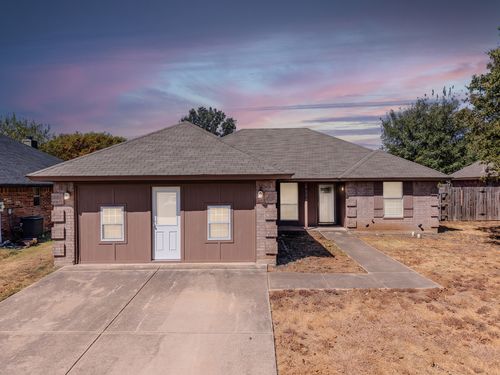 204 Troxell Blvd, Rhome, TX, 76078-4421 | Card Image