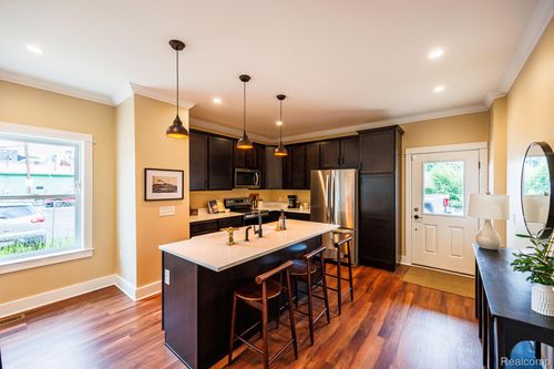 211 W 5th Ave, Flint, MI, 48503-2437 | Card Image