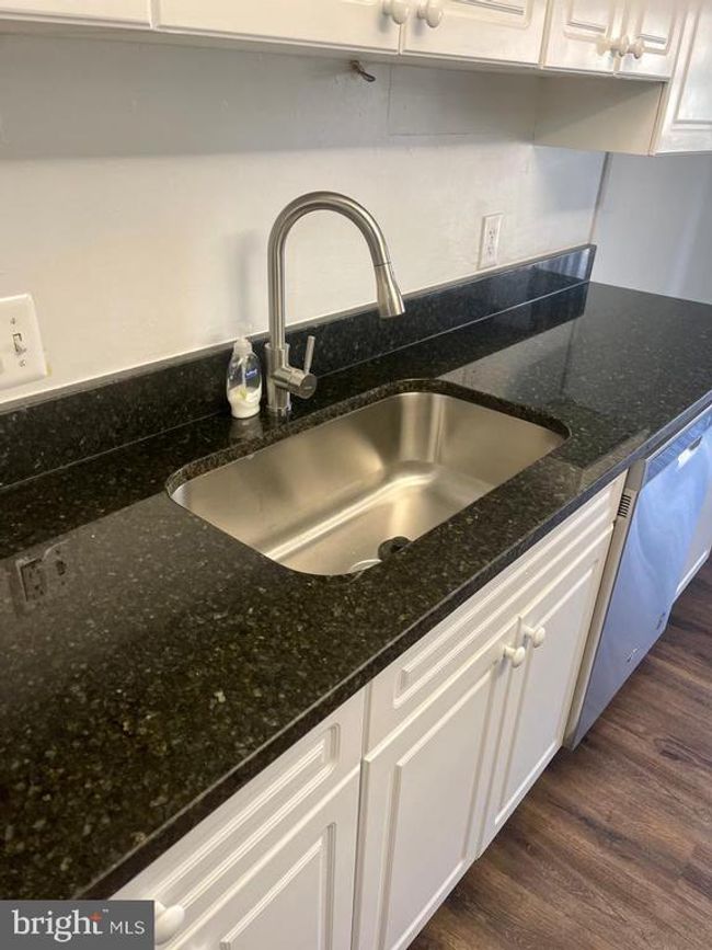 APT-22C - 11629 Stoneview Sq, Condo with 3 bedrooms, 2 bathrooms and null parking in RESTON VA | Image 7