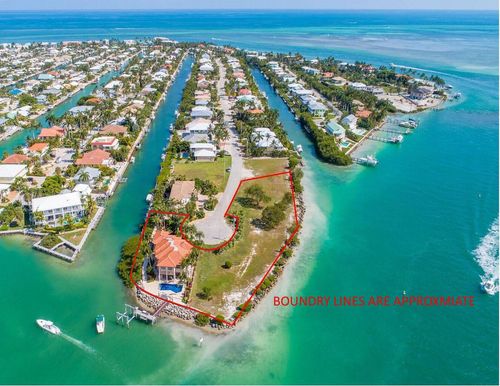 390 13th St, Key Colony Beach, FL, 33051 | Card Image