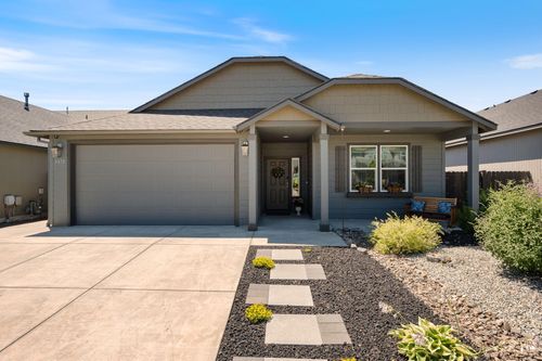 2472 Nw Jackpine Ln, Redmond, OR, 97756-9819 | Card Image