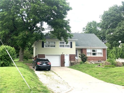 600 E 6th St, Pana, IL, 62557-1835 | Card Image