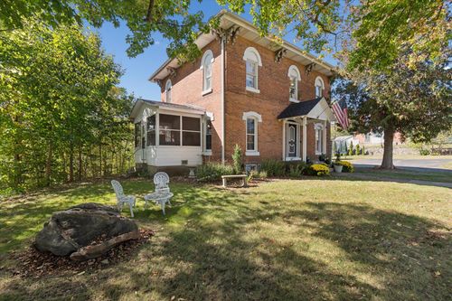 206 Ann Arbor St, Manchester, MI, 48158-9701 | Card Image