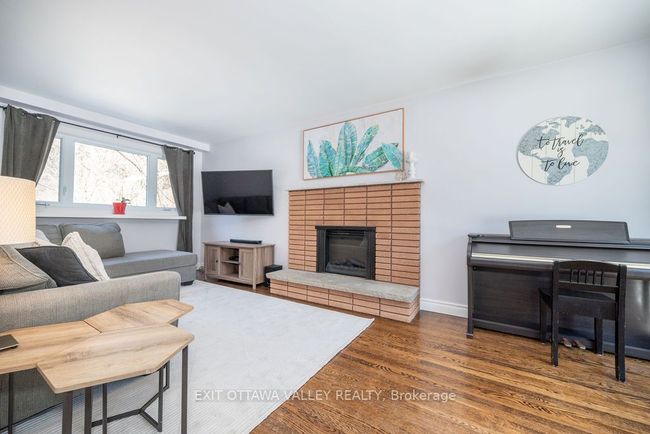 8 Sumac Crt, House other with 4 bedrooms, 2 bathrooms and 3 parking in Deep River ON | Image 14
