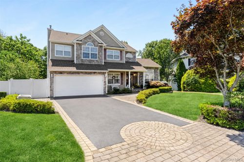 15 Scenicview Cres, Manorville, NY, 11949-2979 | Card Image
