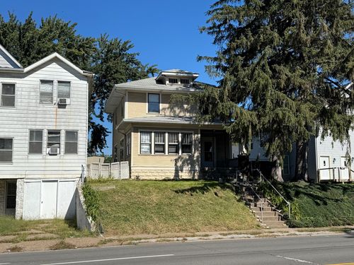 918 W Locust Street, Davenport, IA, 52804 | Card Image