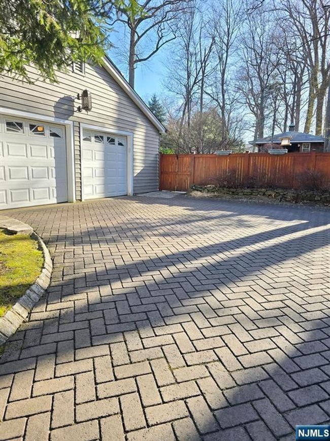 380 Hillside Ave, House other with 4 bedrooms, 4 bathrooms and null parking in Allendale NJ | Image 40