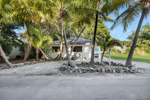 14 Miami Dr, Key Largo, FL, 33037-2517 | Card Image