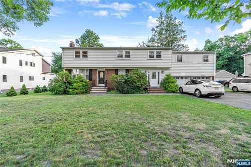 80 Century Rd, Paramus, NJ, 07652-1437 | Card Image
