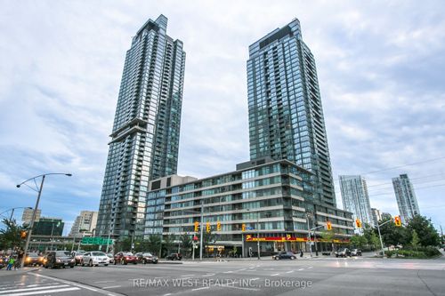 15 Fort York Blvd, Toronto, ON, M5V3Y4 | Card Image