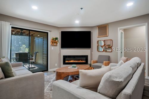 apt-214-50 Yacht Cove Dr, Hilton Head Island, SC, 29928-1520 | Card Image