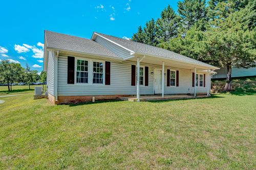 3721 Chaparral Dr, Roanoke, VA, 24018-4838 | Card Image