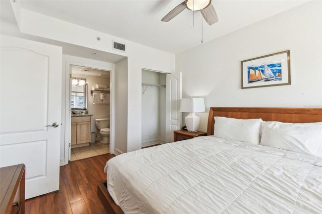 404 - 11605 Gulf Blvd, Condo with 2 bedrooms, 2 bathrooms and null parking in TREASURE ISLAND FL | Image 21