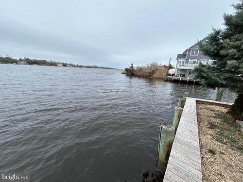 825 Oxgoose Dr, LANOKA HARBOR, NJ, 08734-2024 | Card Image