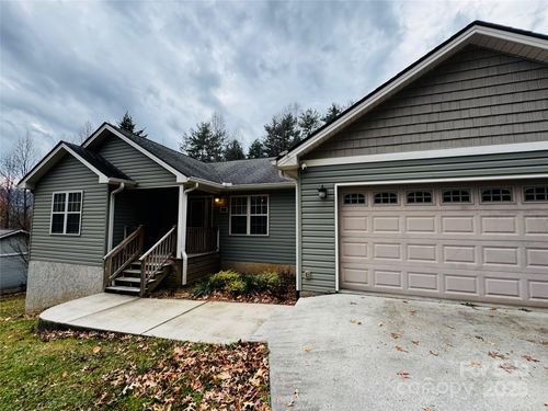 103 Redden Rd, Hendersonville, NC, 28739-2339 | Card Image