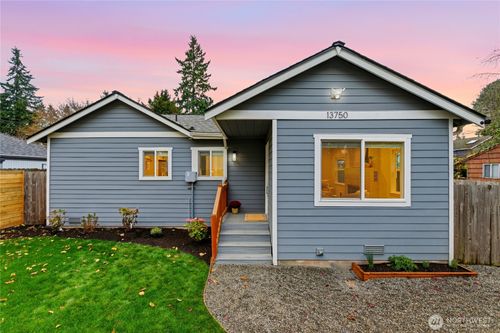 13750 3rd Ave Nw, Seattle, WA, 98177-3922 | Card Image