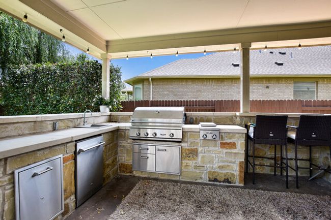 View 2 of outdoor kitchen situation! So cool!! | Image 4