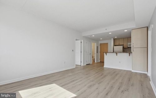 512-815 Arch St, PHILADELPHIA, PA, 19107 | Card Image