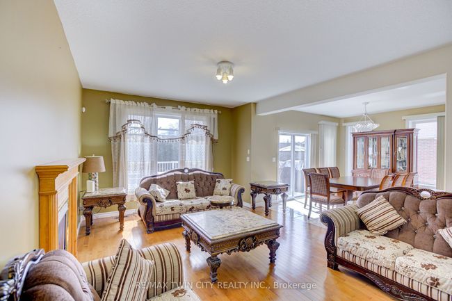 106 Country Clair St, House other with 3 bedrooms, 4 bathrooms and 2 parking in Kitchener ON | Image 5