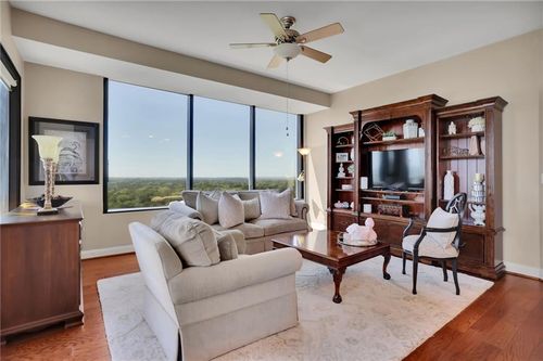 1901-2828 Peachtree Rd Nw, Atlanta, GA, 30305-5116 | Card Image