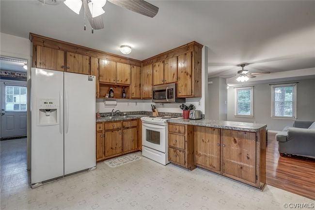 8841 Firethorne Lane, Home with 3 bedrooms, 2 bathrooms and null parking in Chesterfield VA | Image 12