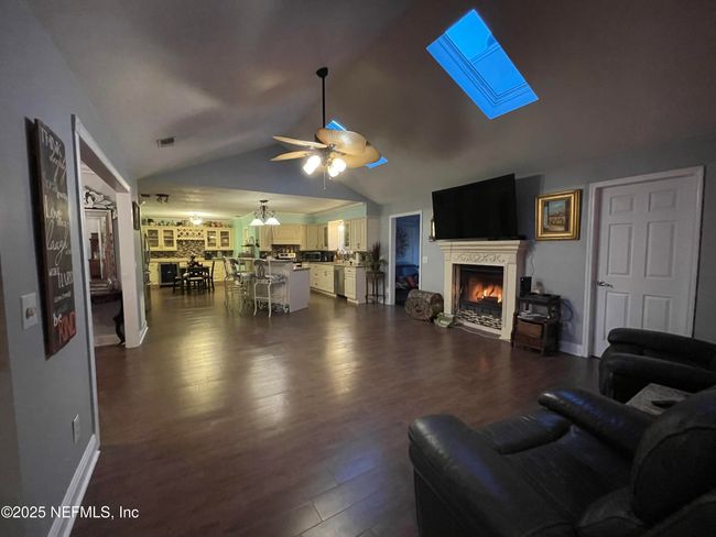 4727 Wassail Dr, House other with 3 bedrooms, 2 bathrooms and null parking in JACKSONVILLE FL | Image 4
