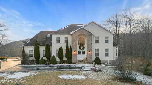 2823 Vista Dr, Blakeslee, PA, 18610-2434 | Card Image