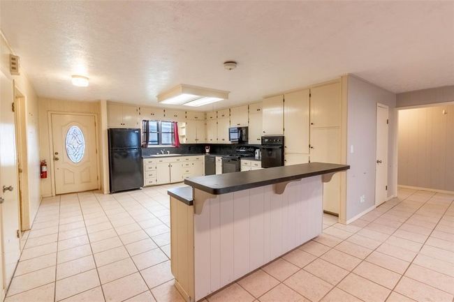 409 W Buffalo St, House other with 3 bedrooms, 2 bathrooms and null parking in Caldwell TX | Image 5