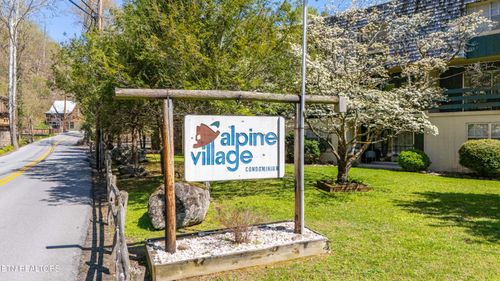 220-260 Roaring Fork Rd, Gatlinburg, TN, 37738-4820 | Card Image