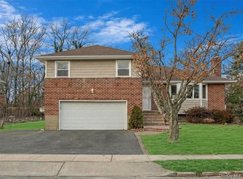 35 Hicks Ave, Syosset, NY, 11791-5840 | Card Image