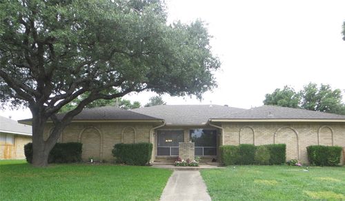 2300 18th St, Plano, TX, 75074-4924 | Card Image