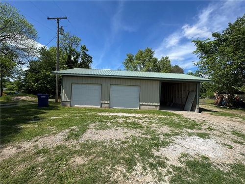 307 N Magnolia Ave, Columbus, KS, 66725-1229 | Card Image