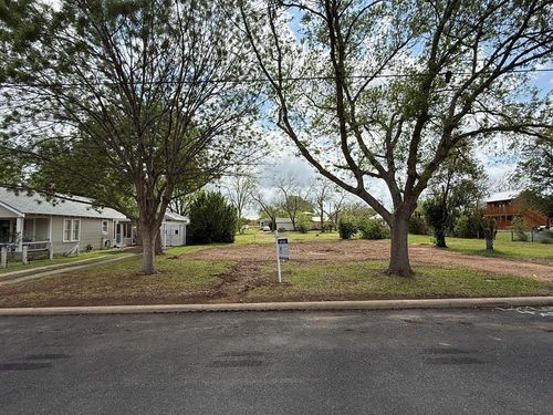 25-211 W Centre St, Fredericksburg, TX, 78624-3309 | Card Image