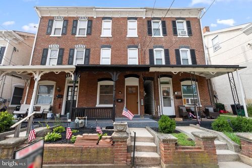 407 Walnut St, ROYERSFORD, PA, 19468-2317 | Card Image