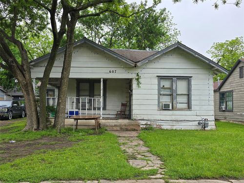 607 Moran St, Gainesville, TX, 76240-3337 | Card Image
