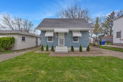 3886 E 143rd St, Cleveland, OH, 44128-1013 | Card Image