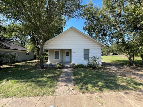 800 Jefferson St, Bowie, TX, 76230-4216 | Card Image