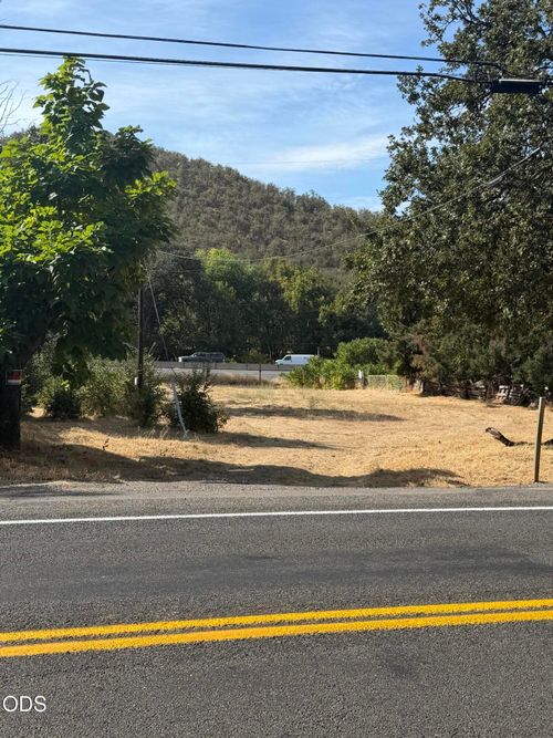 10485 Blackwell Road, Central Point, OR, 97502 | Card Image