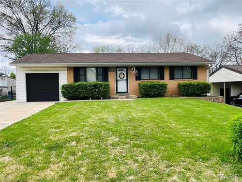 2021 Gladiator Dr, Fenton, MO, 63026-2266 | Card Image