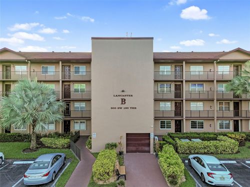 apt-405b-300 Sw 130th Ter, Pembroke Pines, FL, 33027-4049 | Card Image