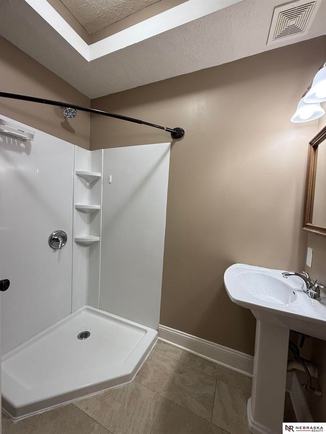 5906 N 34 Th St, House other with 3 bedrooms, 2 bathrooms and null parking in Omaha NE | Image 13
