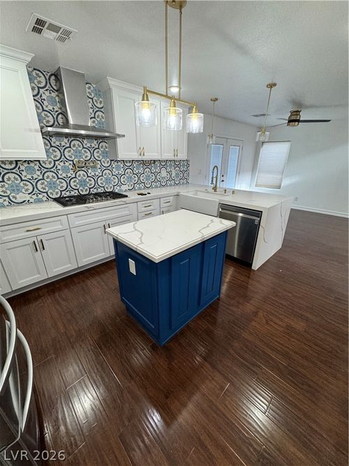 8109 Sienna Hollow Ct, Las Vegas, NV, 89143-5136 | Card Image