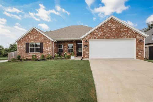 5803 W Poison Springs Dr, Fayetteville, AR, 72704-5028 | Card Image