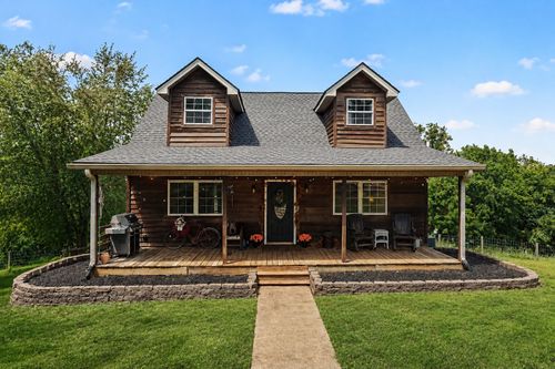 2188 Hicks Ln, Columbia, TN, 38401-6823 | Card Image