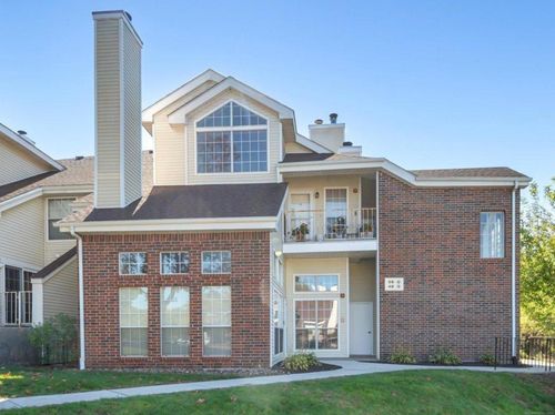 8108-48 Carriage Crossing Ln, Middletown, CT, 06457-5828 | Card Image