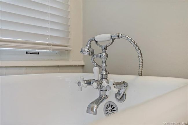 542 Shetucket Tpke, House other with 3 bedrooms, 3 bathrooms and null parking in Griswold CT | Image 16