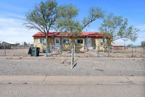 604 & 606 D Ave, Carrizozo, NM, 88301-8079 | Card Image