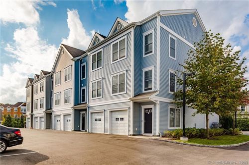 201-201 Copper Square Dr, Bethel, CT, 06801-3237 | Card Image