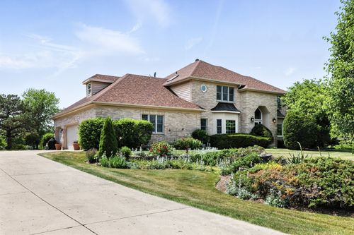 14N924 White Pines Ln, Hampshire, IL, 60140-7526 | Card Image